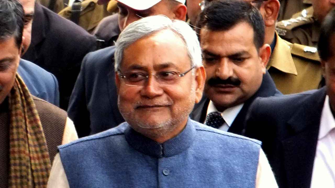 bihar-nitish-kumar-asha-mamta-honorarium-hike-free-electricity-women-reservation-2025